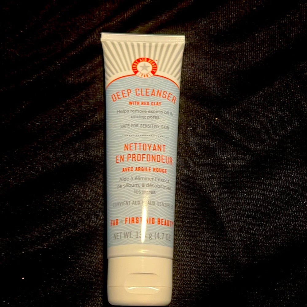 First aid beauty’s deep cleanser